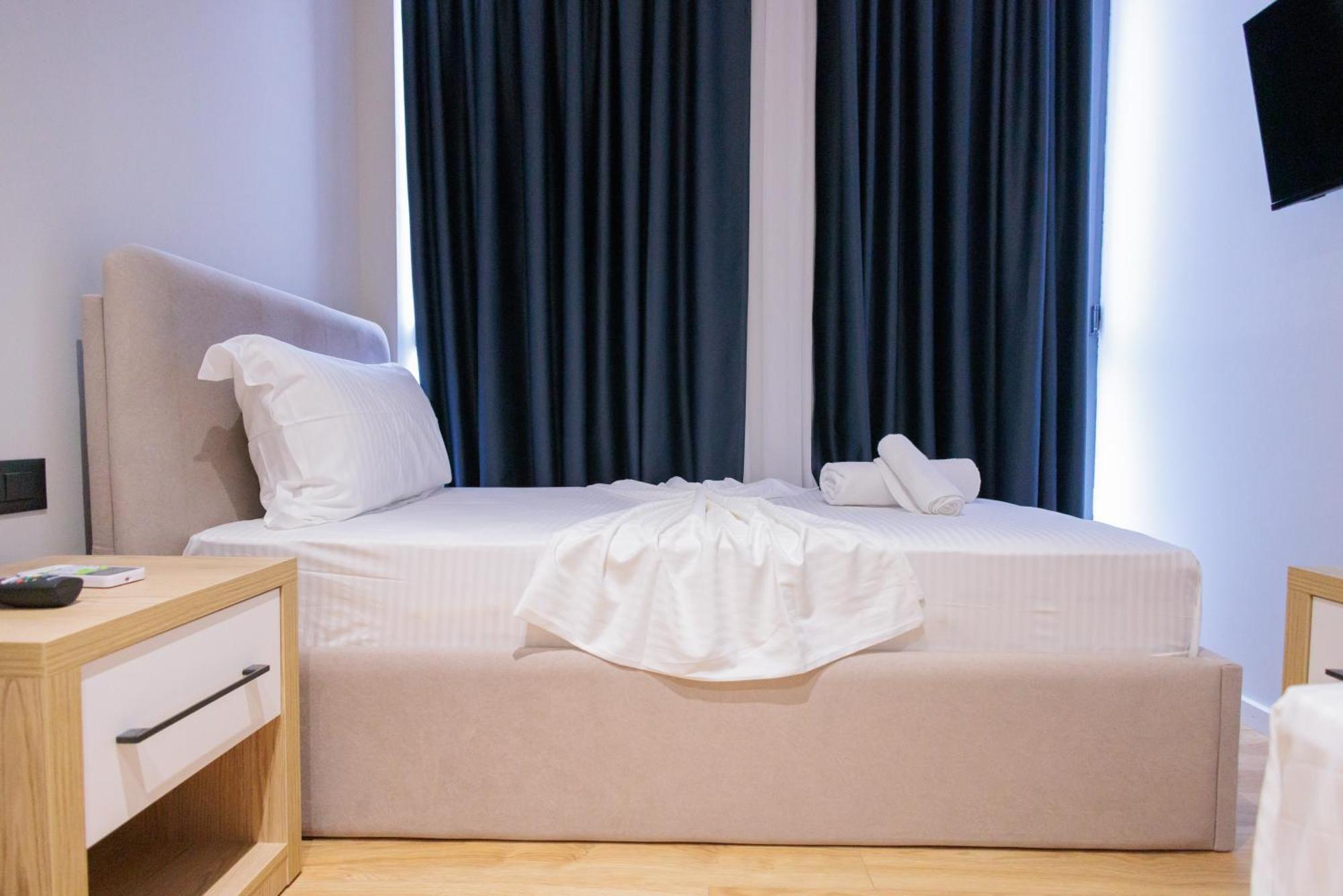 Bel Ami Tirana 2 Hotell Exteriör bild