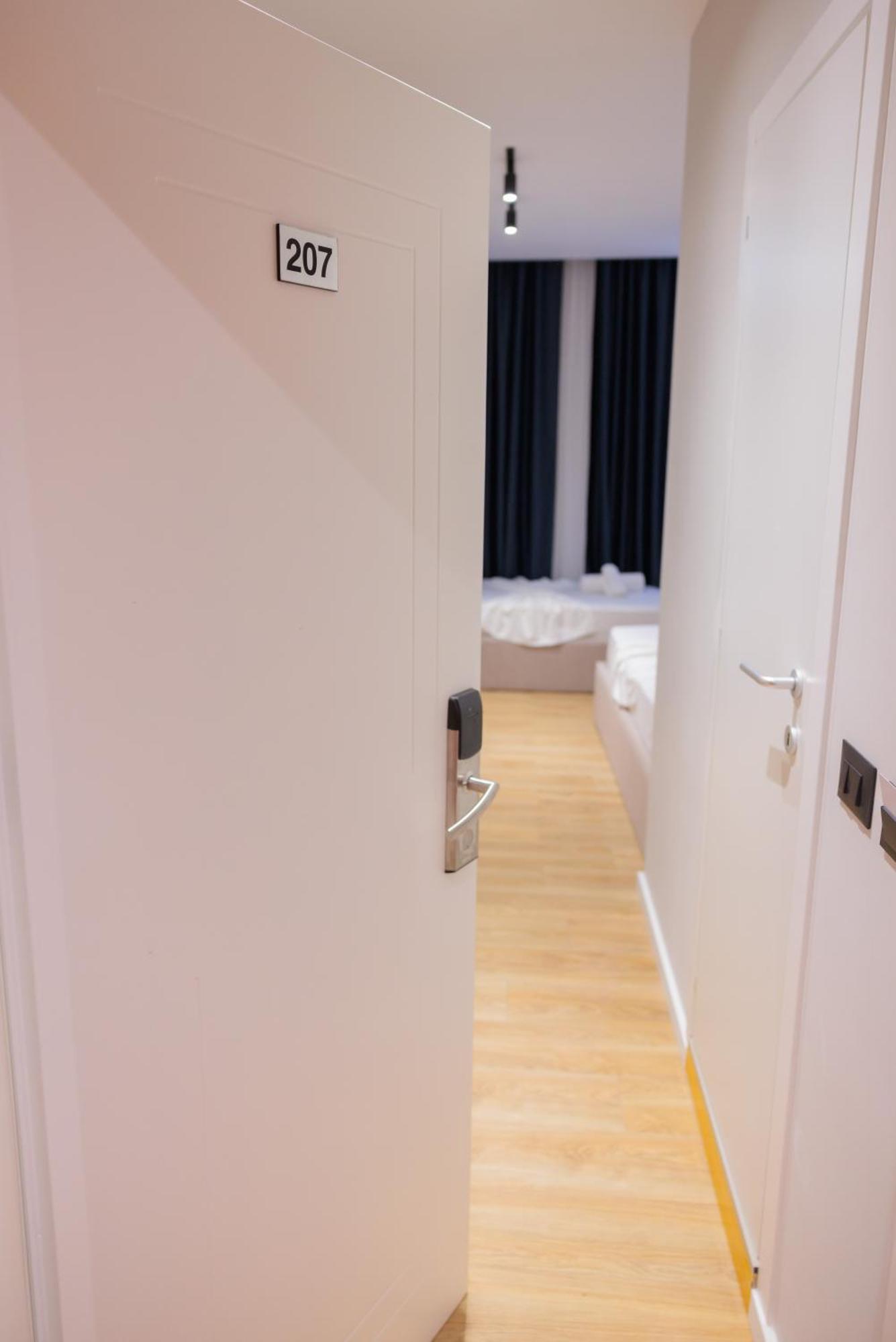 Bel Ami Tirana 2 Hotell Exteriör bild