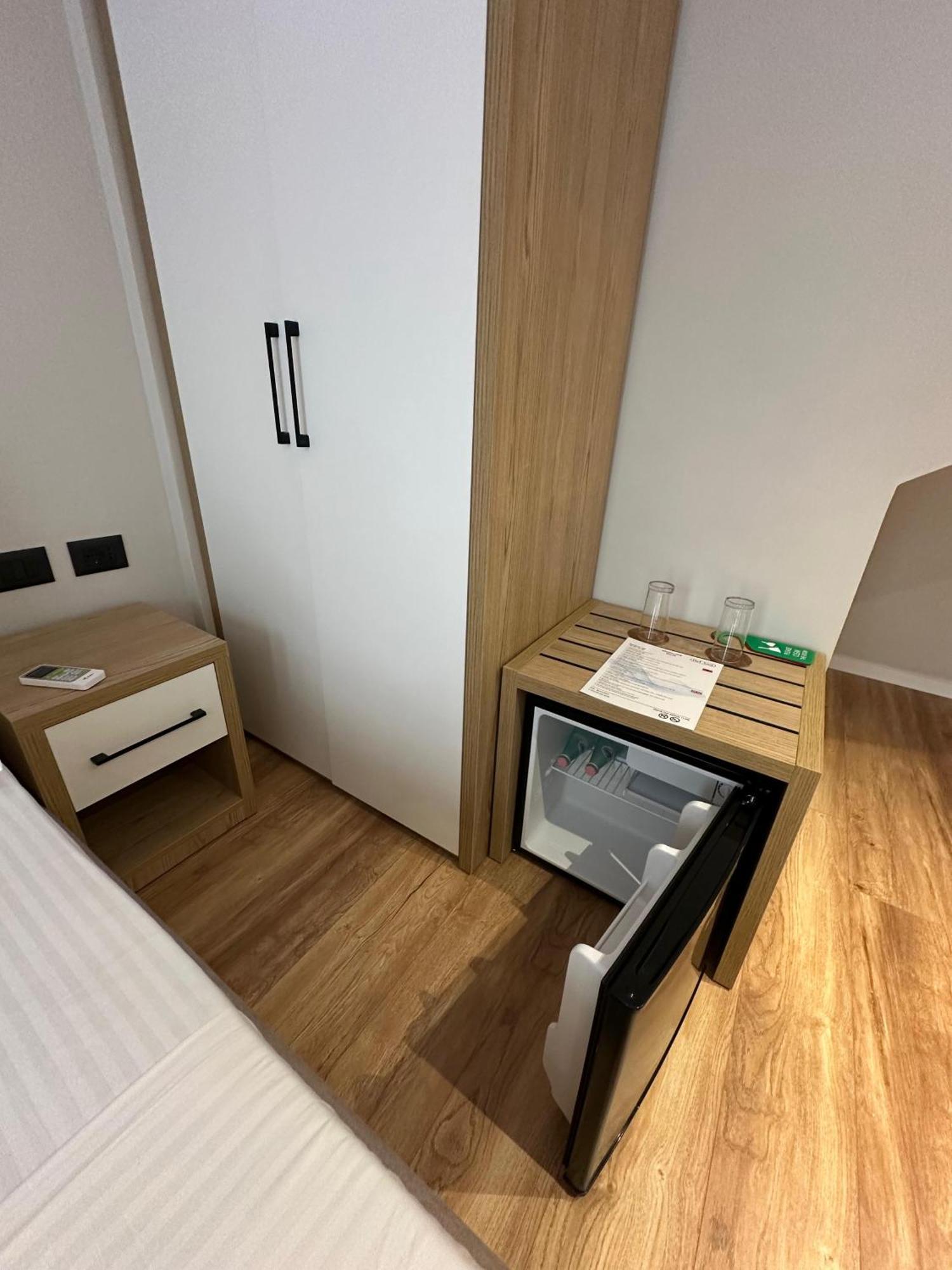 Bel Ami Tirana 2 Hotell Exteriör bild